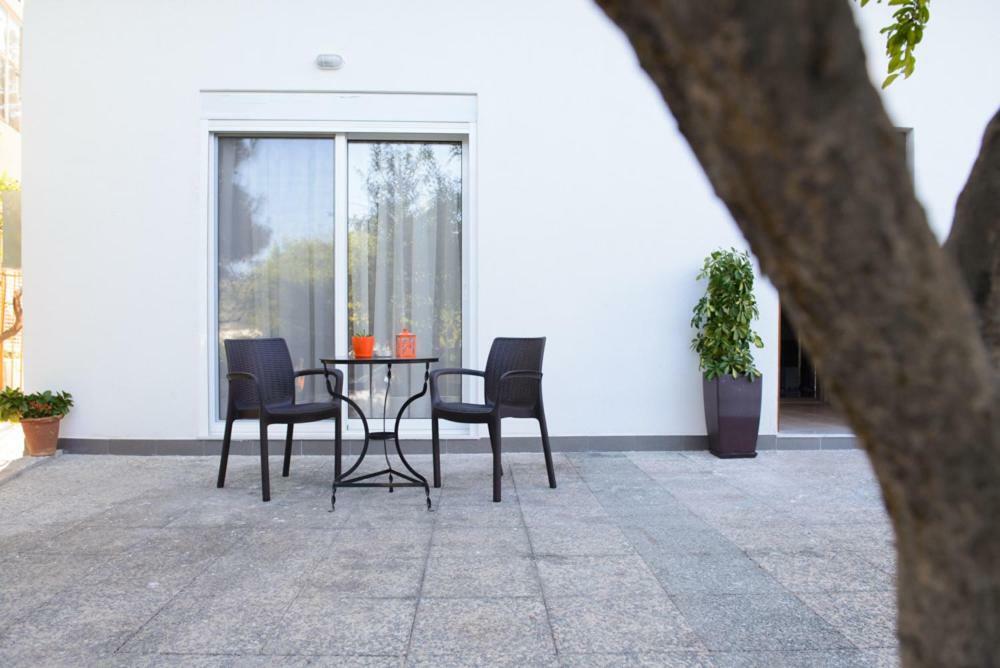 Beautiful House In Alimos Near To The Beach And Metro Atenas Exterior foto
