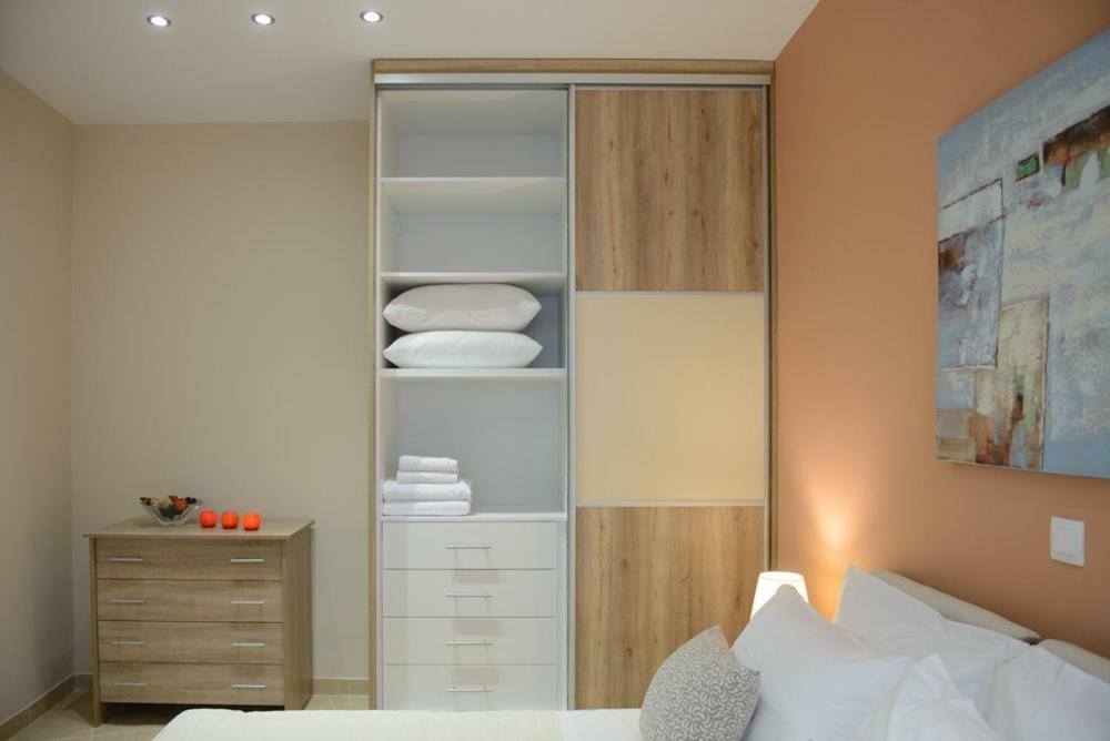 Beautiful House In Alimos Near To The Beach And Metro Atenas Exterior foto
