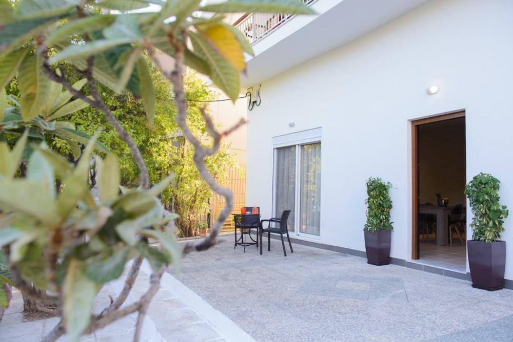 Beautiful House In Alimos Near To The Beach And Metro Atenas Exterior foto