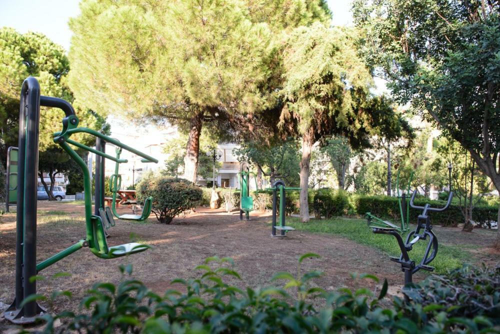 Beautiful House In Alimos Near To The Beach And Metro Atenas Exterior foto