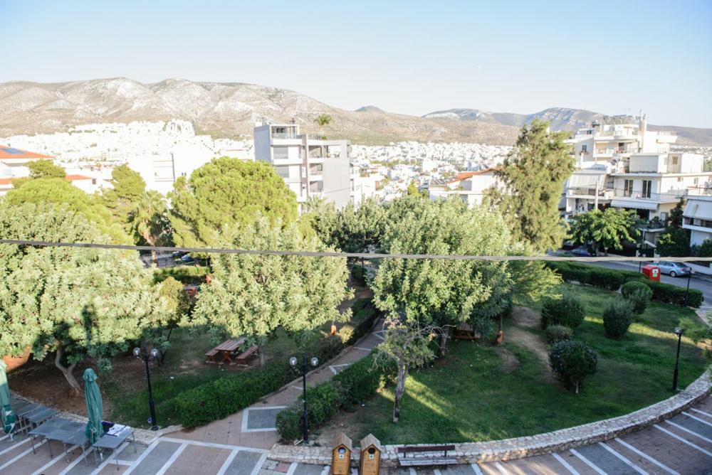 Beautiful House In Alimos Near To The Beach And Metro Atenas Exterior foto