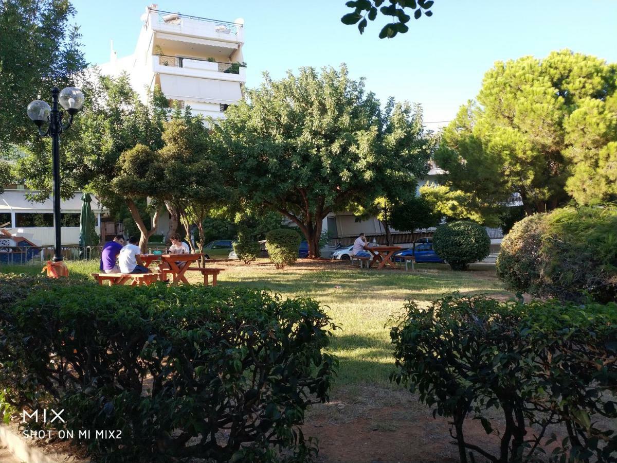 Beautiful House In Alimos Near To The Beach And Metro Atenas Exterior foto